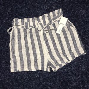 NWT STRIPED White & Gray Shorts with RUFFLED waist